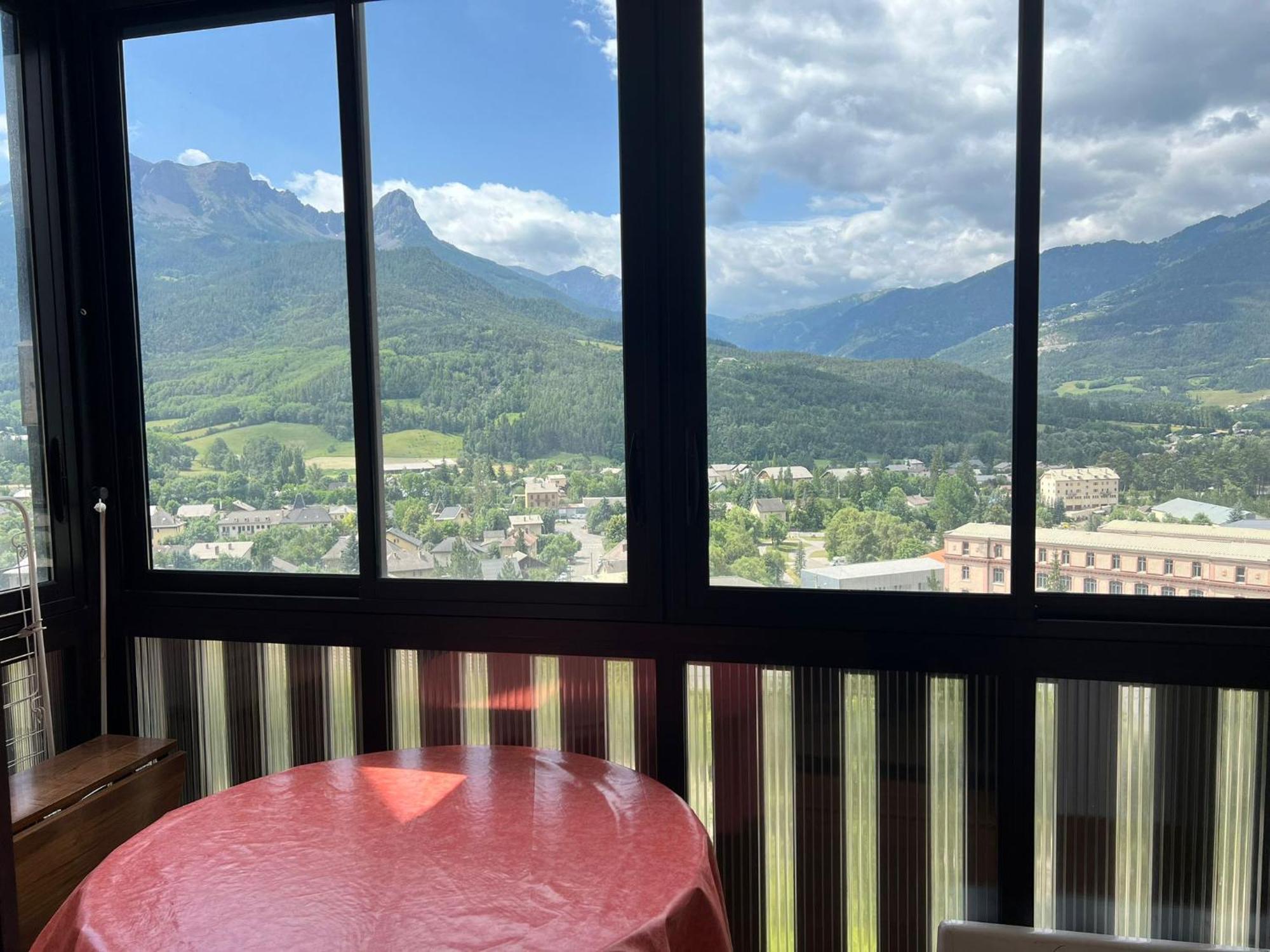 Terrasse Adroit T2 Barcelonnette - Wi-Fi Gratuit - 7 Couchages Apartman Kültér fotó
